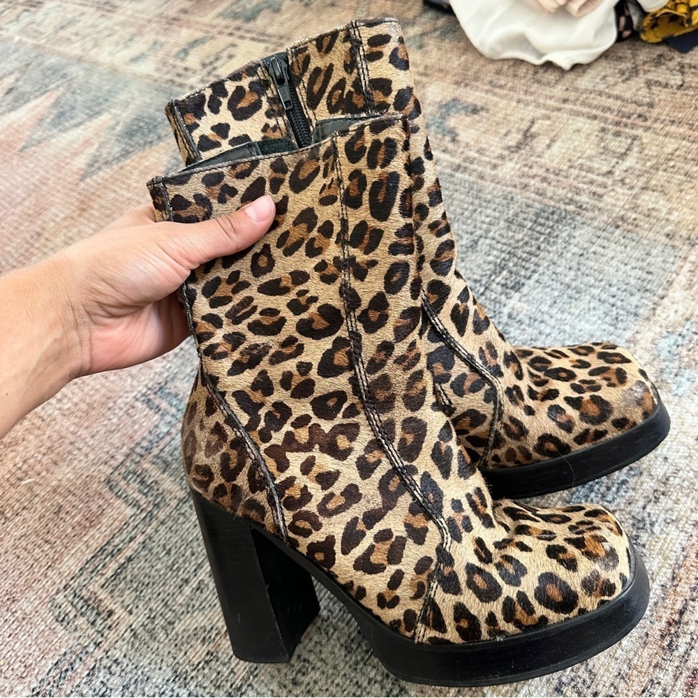 Rare Vintage y2k Steve Madden Cheetah Chunky Platform Heeled Boots sz 8.5 - Picture 2 of 6